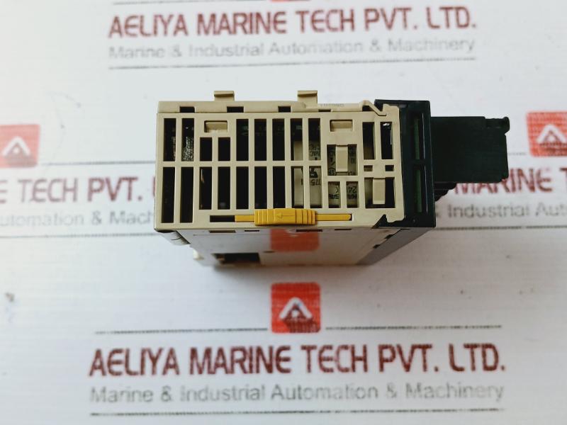 Omron Cj1W-oc211 Digital Output Unit 250V Ac/24V Dc(Res)