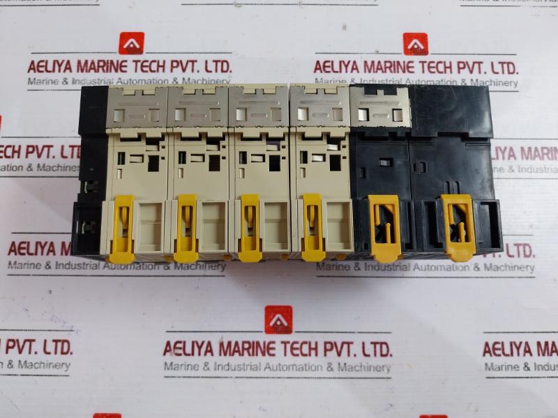 Omron Cj1W-pa202(Power Supply Unit), Cj2M-cpu11(Cpu Unit), Cj1W-id211(Input Unit), Cj1W-oc211(Output Unit) Module Rack