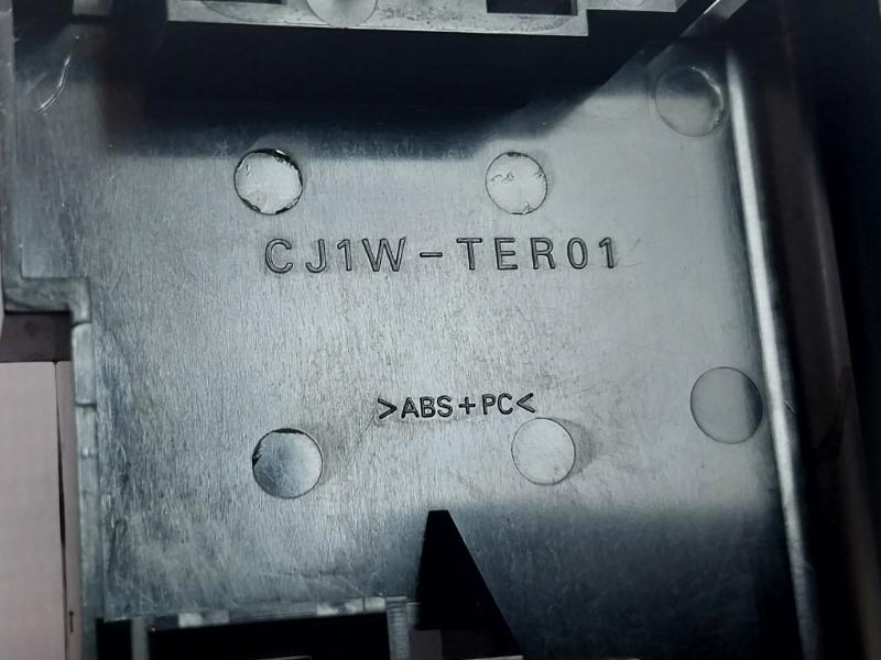Omron Cj1W-ter01 Terminal Block Plc End Plate, Ic401
