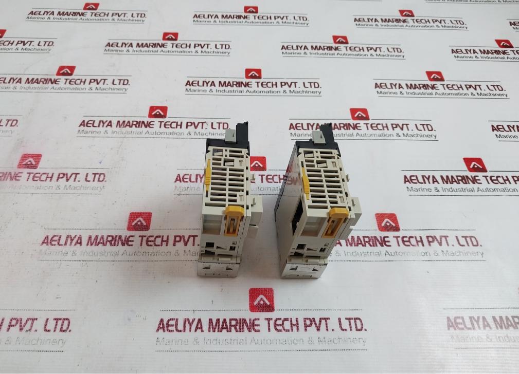 Omron Cj1w-id211 Cj-series Digital Input Unit 24v Dc 7ma Class I Div 2