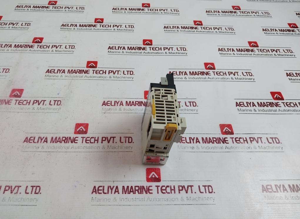 Omron Cj1w-id211 Cj-series Digital Input Unit 24v Dc 7ma Class I Div 2