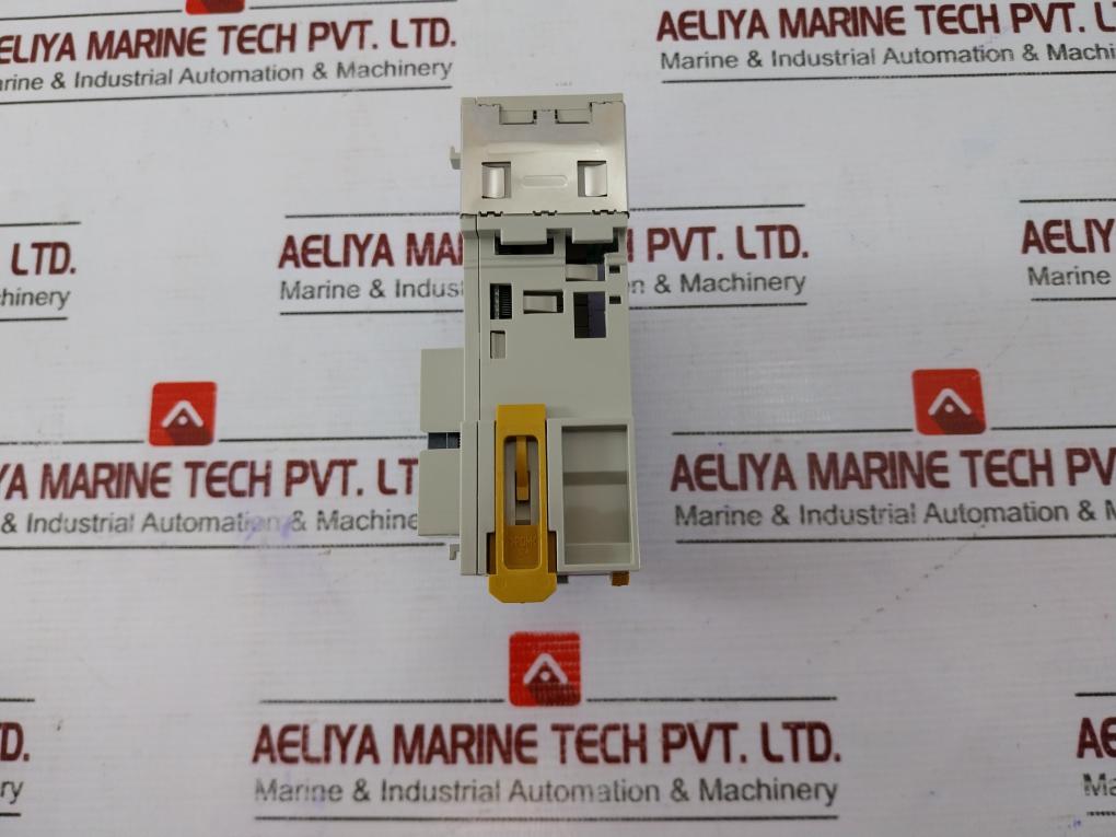 Omron Cj1w-oc211 Programmable Plc Digital Controller Output Unit
