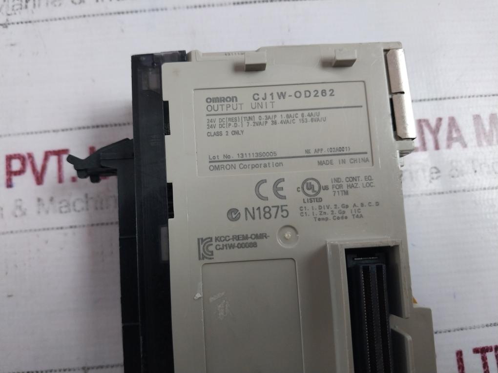 Omron Cj1w-od262 Output Unit Kcc-rem-omr-cj1w-00068