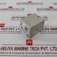 Lot of 4X Omron Corporation H3CR-A Timer Relay 100-240VAC/DC