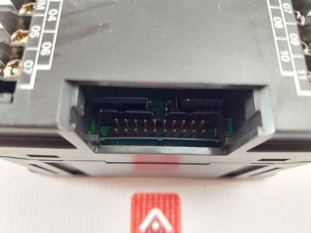 Omron Cp1E-e40Sdr-a Programmable Logic Controller 100-240V Ac-50/60Hz