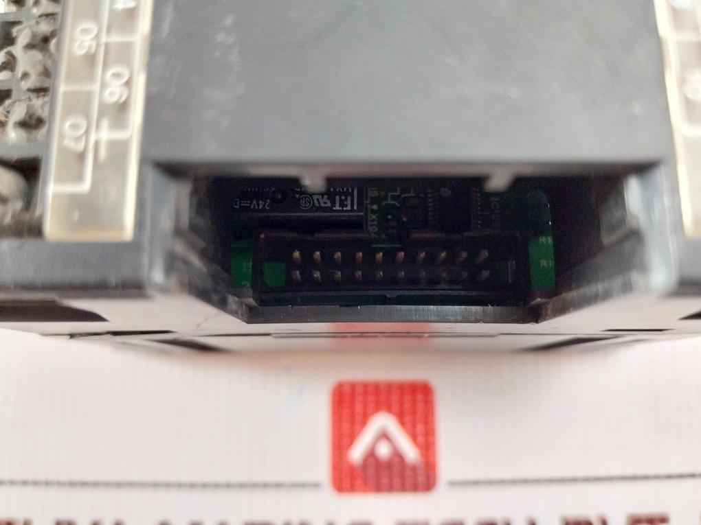 Omron Cp1L-m40Dr-a Programmable Logic Controller 24V Dc 7.5Ma (Not Working)