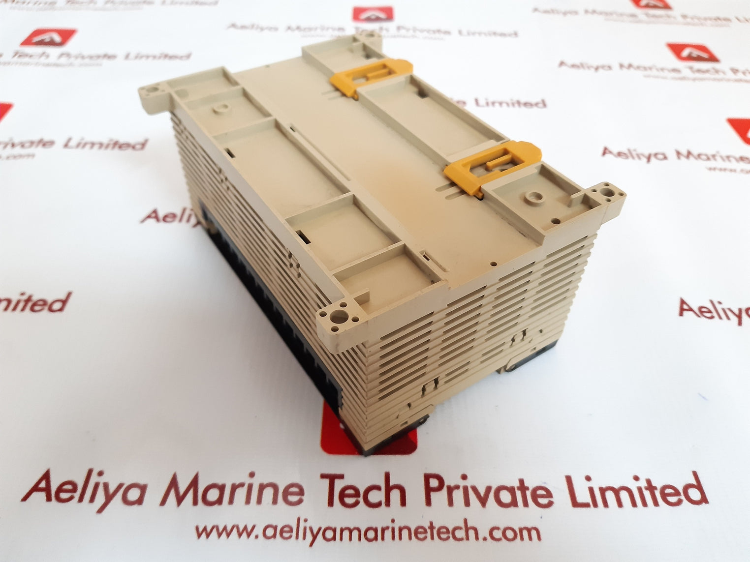 Omron cpm1a-40cdr-a-v1 programmable logic controller 24v dc