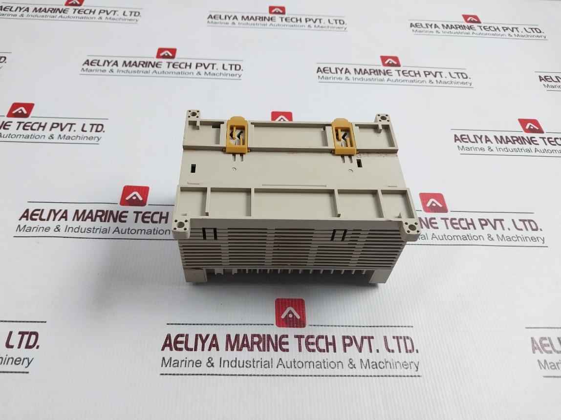 Omron Cpm1a-40cdr-a Programmable Logic Controller 0.3a 100-240vac 50/60hz