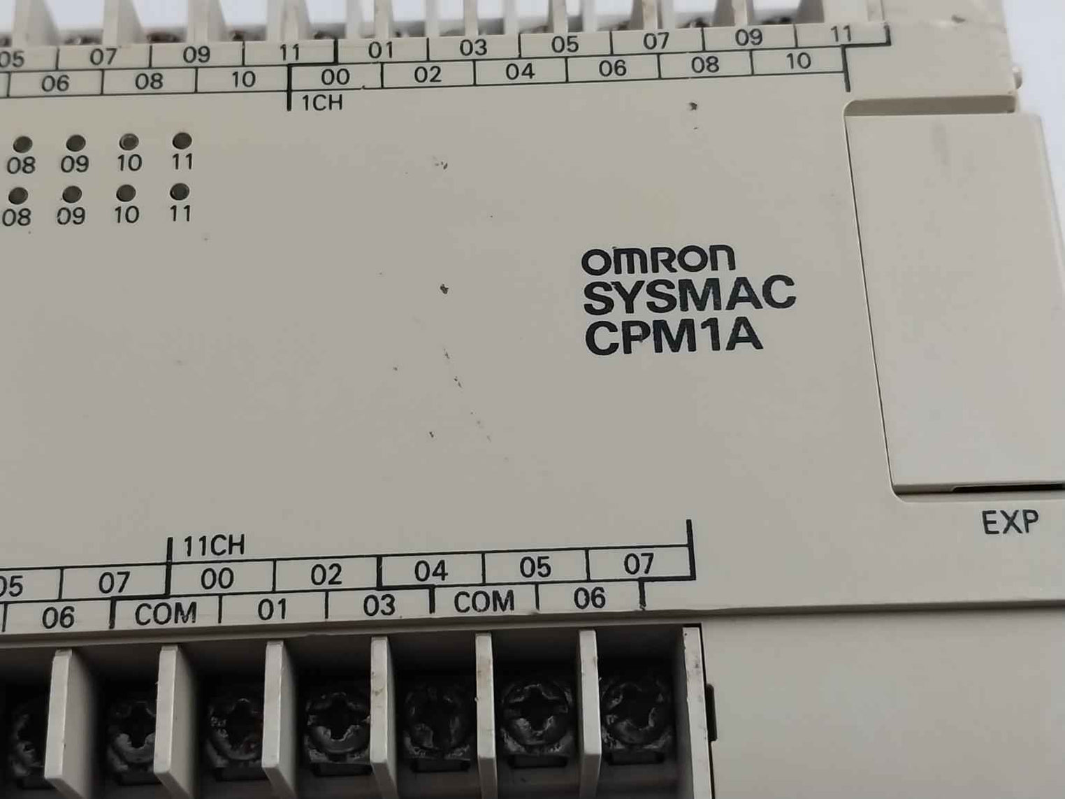 Omron Cpm1a-40cdr-a Programmable Logic Controller 0.3a 100-240vac 50/60hz