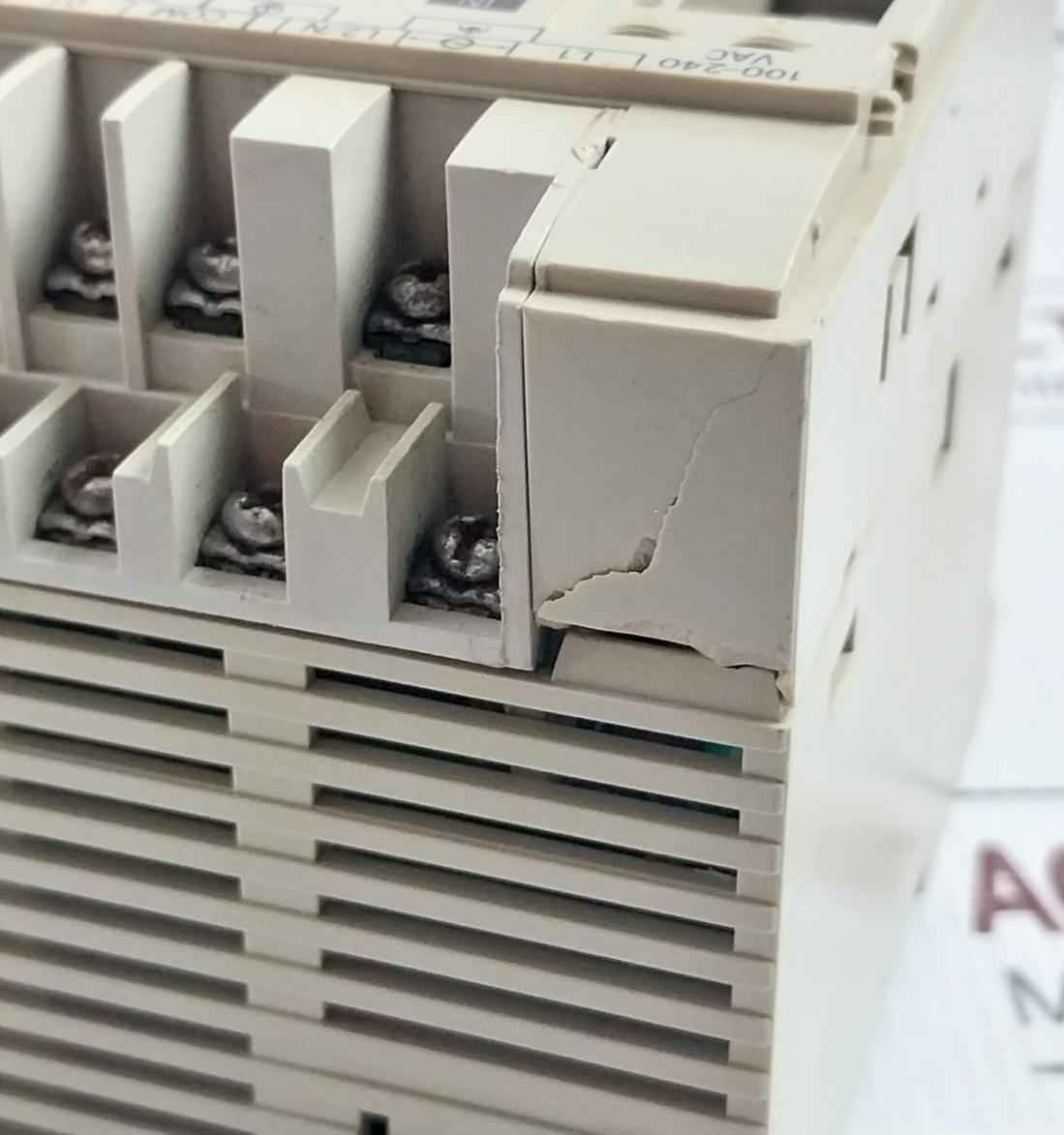 Omron Cpm1a-40cdr-a Programmable Logic Controller 0.3a 100-240vac 50/60hz