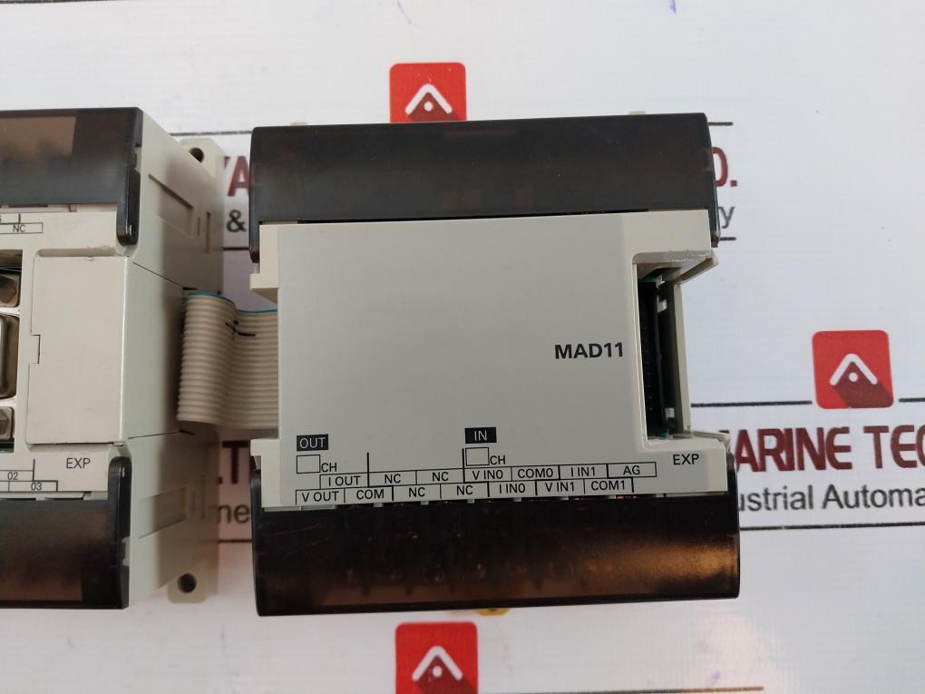 Omron Cpm2a-30cdr-d Sysmac Programmable Controller W/ Mad11 24vdc 20w