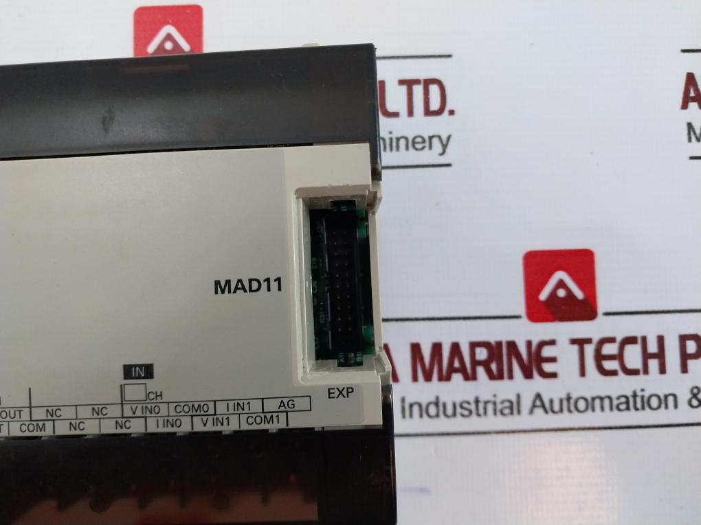 Omron Cpm2a-30cdr-d Sysmac Programmable Controller W/ Mad11 24vdc 20w