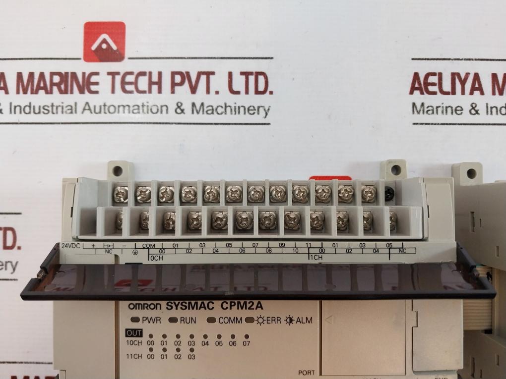 Omron Cpm2a-30cdr-d Sysmac Programmable Controller W/ Mad11 24vdc 20w
