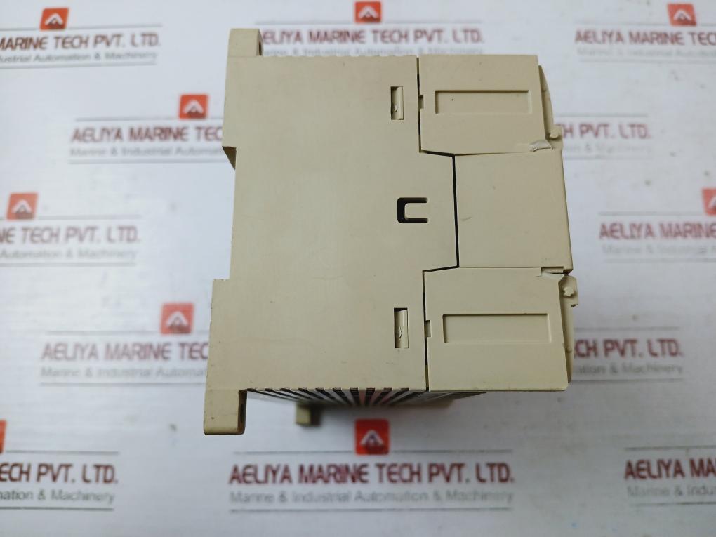 Omron Cpm2A-60Cdr-a Programmable Controller Sysmac 100-240Vac