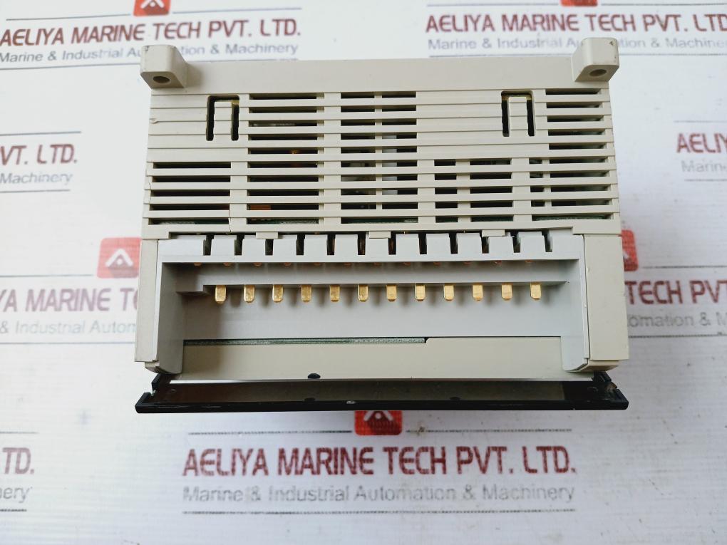 Omron Cpm2Ah-20Cdr-a Programmable Controller Sysmac 100-240Vac