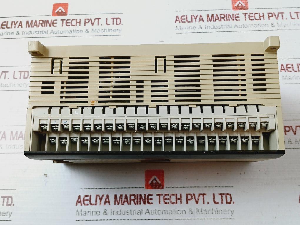 Omron Cpm2Ah-60Cdr-a Sysmac 60-points Programmable Controller 100-240V Ac, T4A