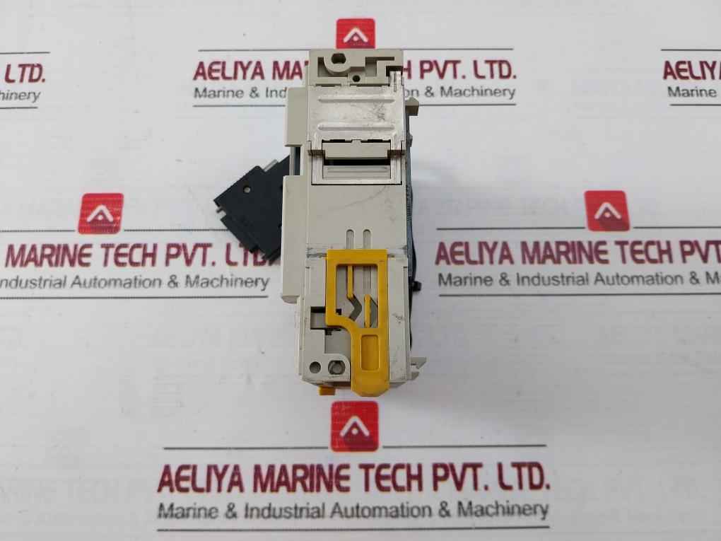 Omron Cqm1-da021 Analog Output Module 20Ma
