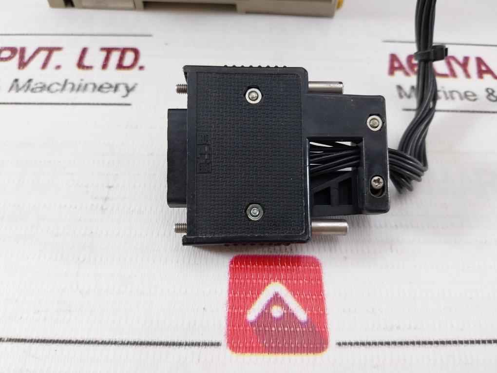 Omron Cqm1-da021 Analog Output Module 20Ma