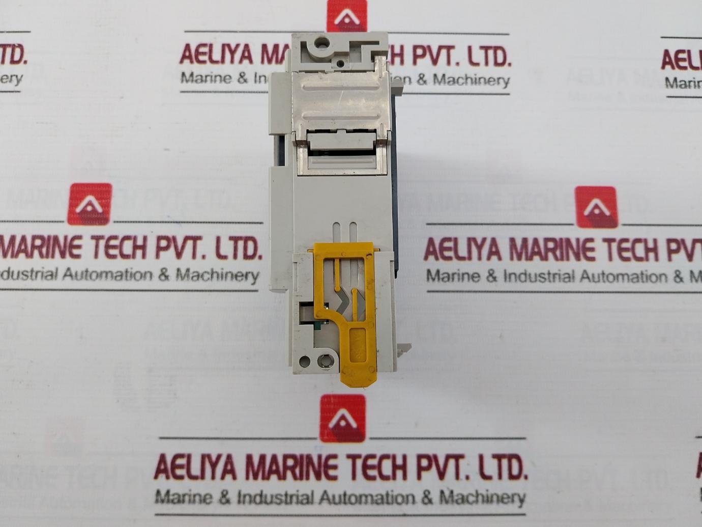 Omron Cqm1-id211 8 Point Input Unit 12-24V Dc 5-10Ma 94V-0