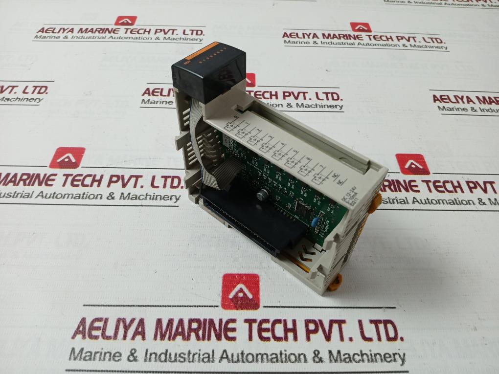 Omron Cqm1-id211 Input Unit 12-24V Dc, 10Ma, 8 Points