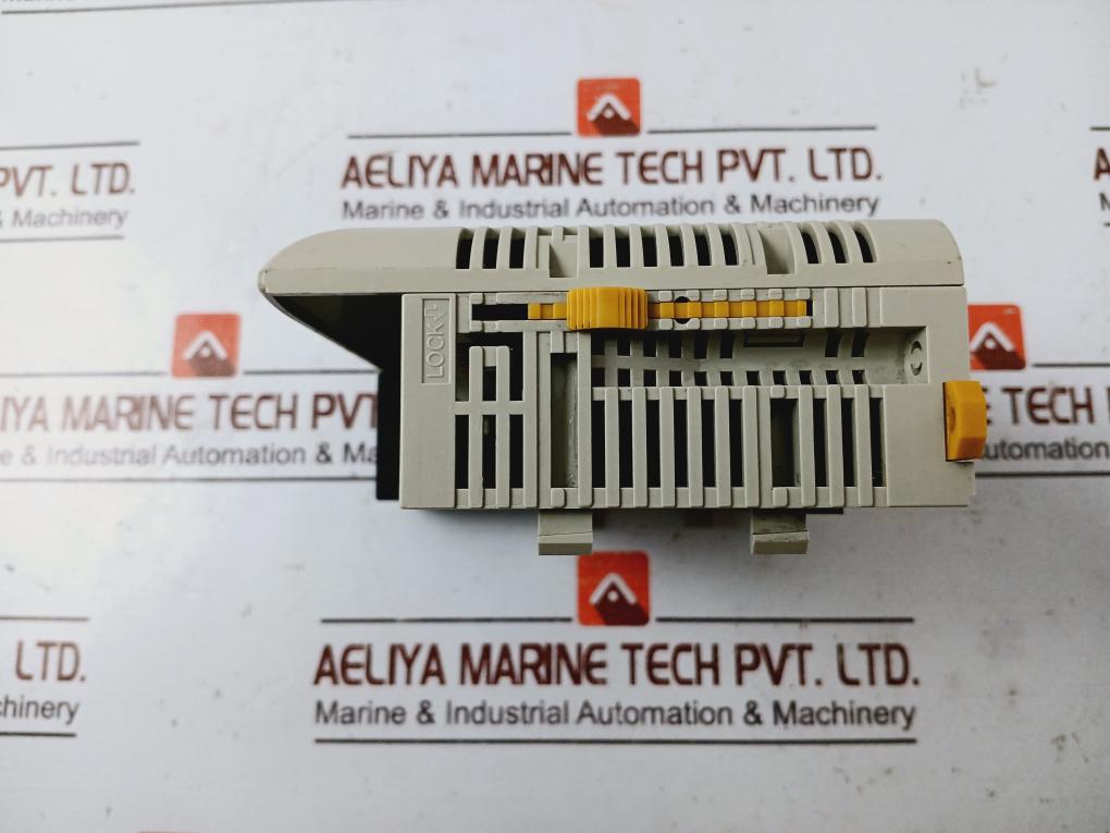 Omron Cqm1-id212 16-point Input Module 24Vdc 6Ma