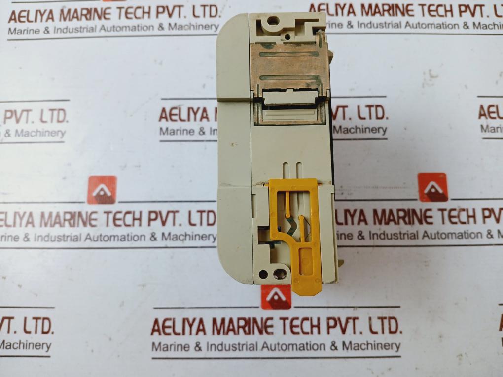 Omron Cqm1-id212 16-points Digital Input Module 24V Dc 6Ma