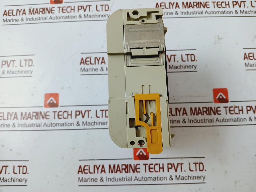 Omron Cqm1-id212 16-points Digital Input Module 94V-0