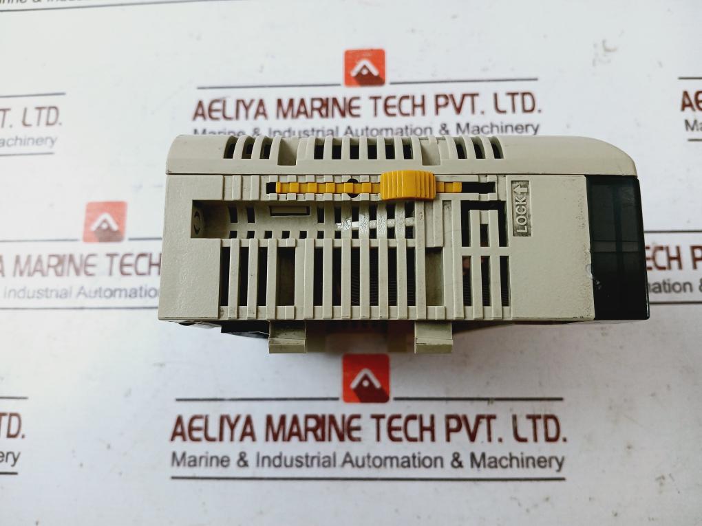 Omron Cqm1-id212 16-points Digital Input Module 94V-0