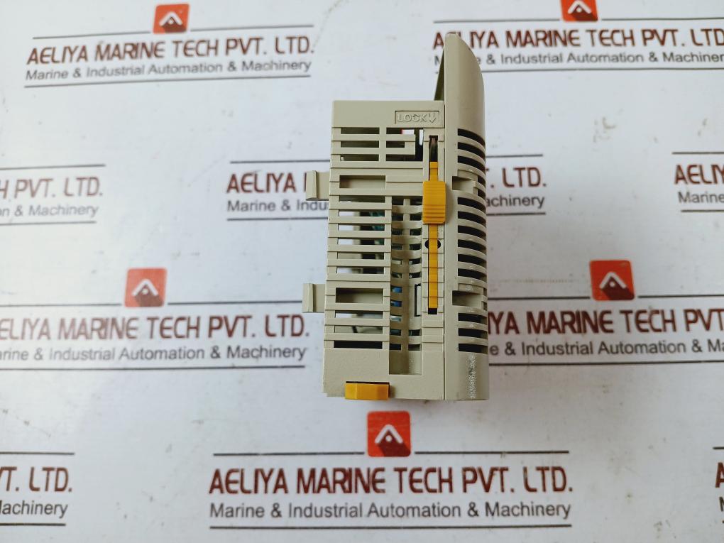 Omron Cqm1-id212 16-points Digital Input Module 94V-0