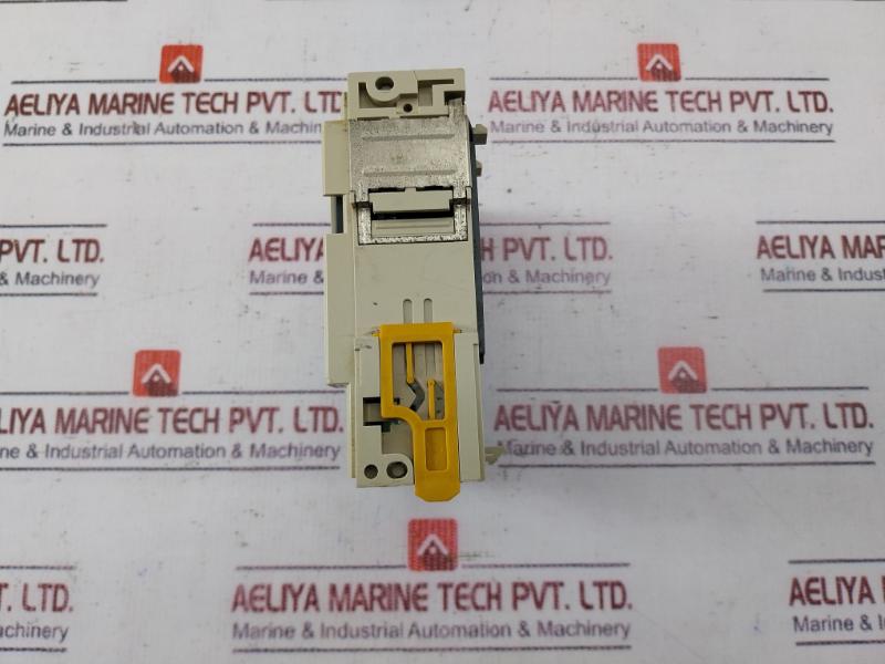 Omron Cqm1-id212 16-points Input Module 94V-0 24Vdc 6Ma