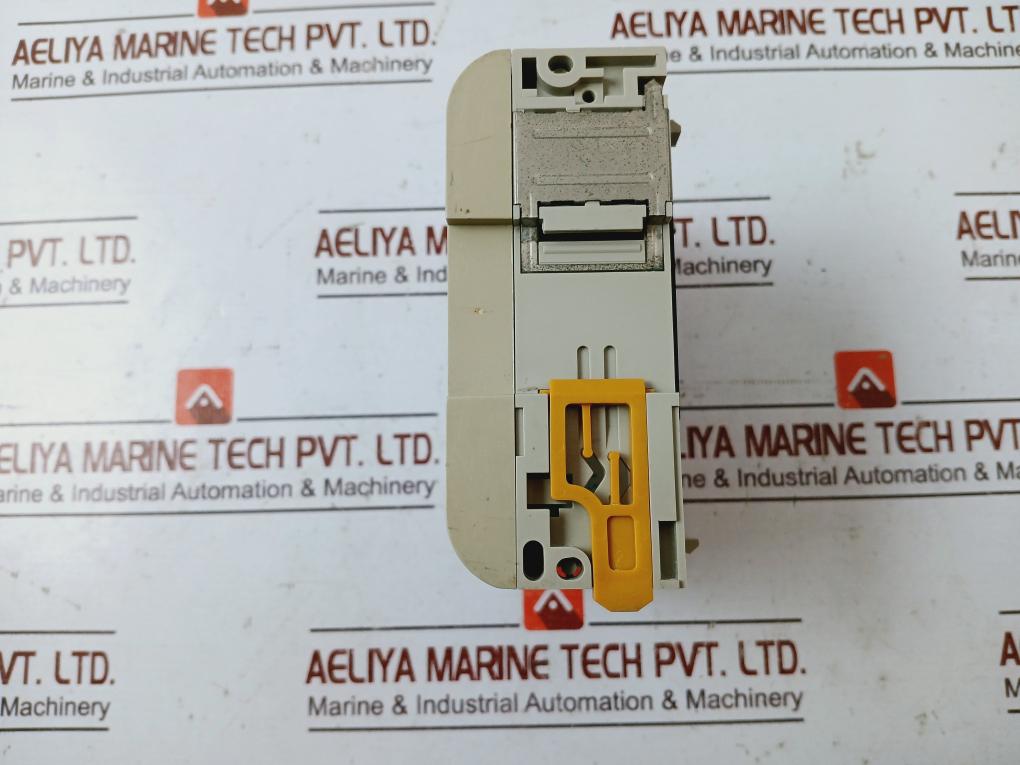 Omron Cqm1-id212 16 Points Digital Input Unit 6Ma 24Vdc