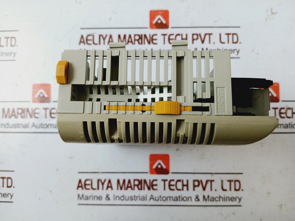 Omron Cqm1-id212 16 Points Digital Input Unit 6Ma 24Vdc