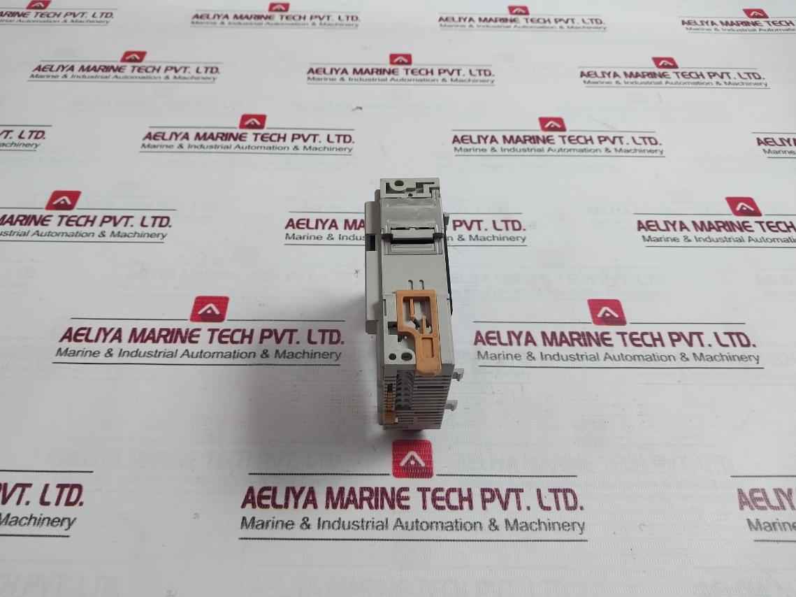 Omron Cqm1-id212 Input Module 24V Dc 6Ma 16Pts 8.00Mhz