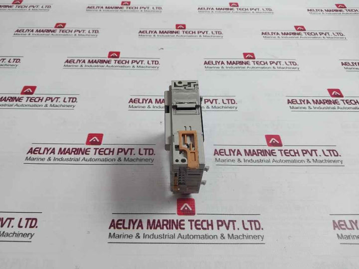 Omron Cqm1-id212 Input Module 24V Dc 6Ma 16Pts 8.00Mhz