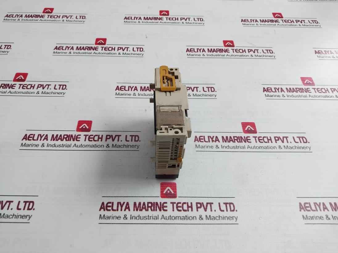 Omron Cqm1-id212 Input Module 24Vdc.6Ma. 16 Point