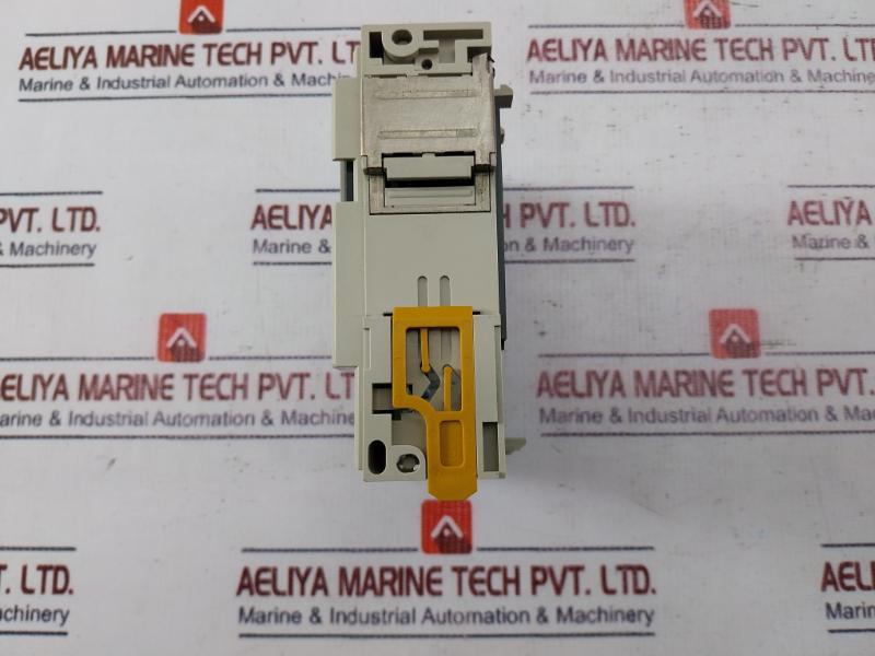Omron Cqm1-id212 Input Unit Module 24Vdc 6Ma 16 Points Id212