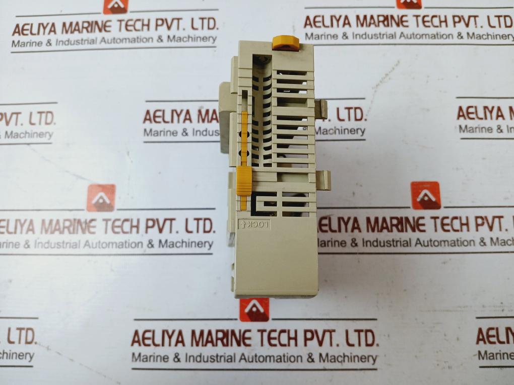 Omron Cqm1-id213 32 Points Input Unit 24Vdc 4Ma