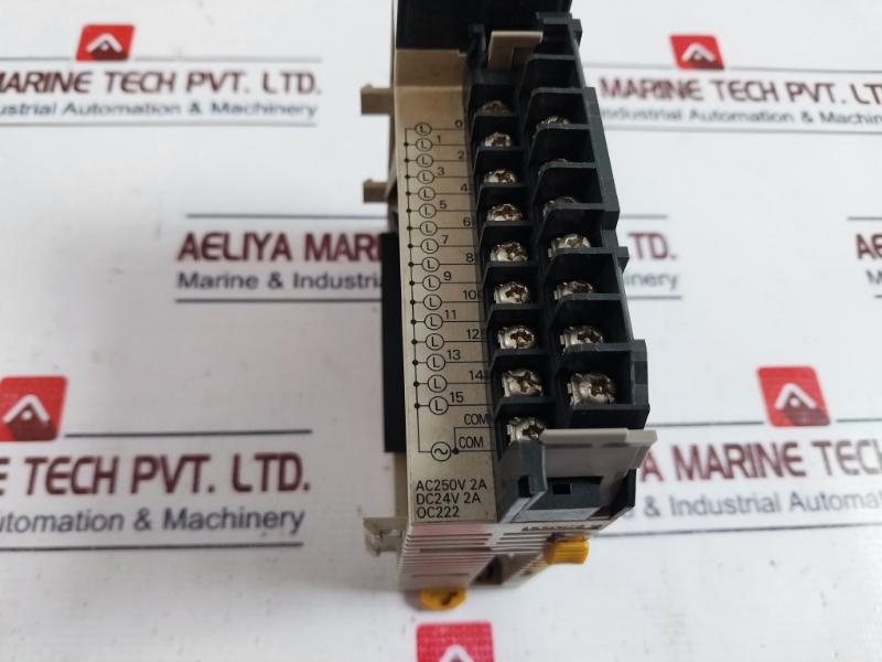 Omron Cqm1-id213 Input Unit 24vdc 32 Points & Cqm1-oc222 Output Unit 250v Ac 24v Dc