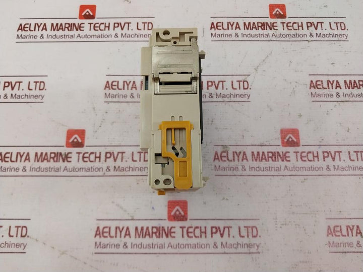 Omron CQM1-OC221 Output Unit Module AC250V 2A/DC24V 2A 250VAC 02501009