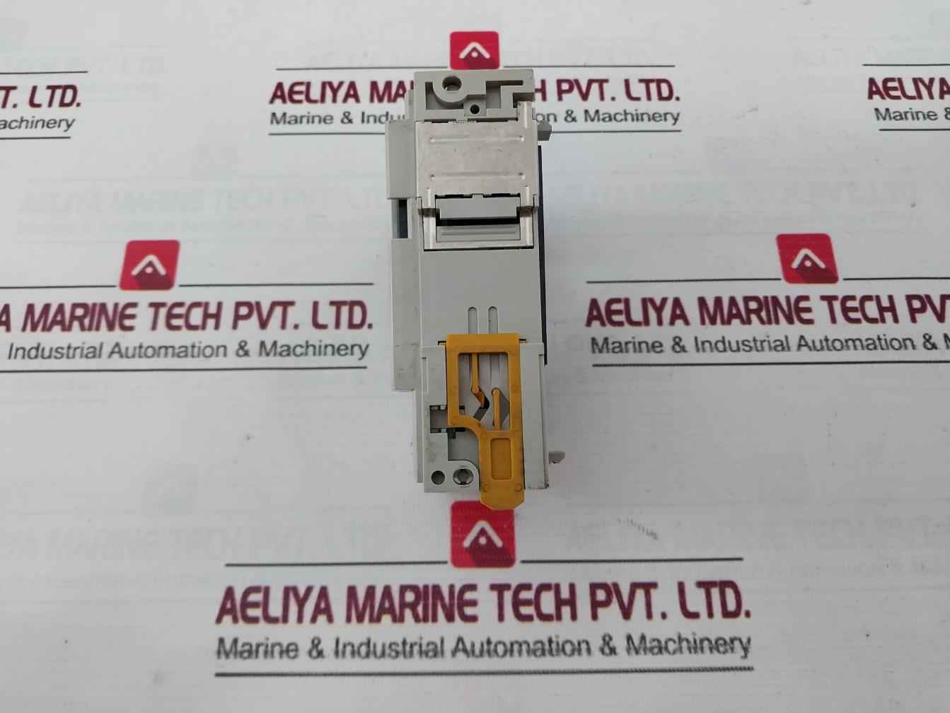 Omron Cqm1-oc221 Plc Output Unit Module 72Va/P 1440Va/U 20X0S