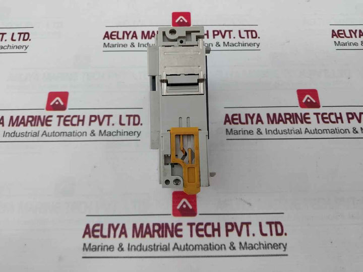 Omron Cqm1-oc221 Plc Output Unit Module 72Va/P 1440Va/U 20X0S