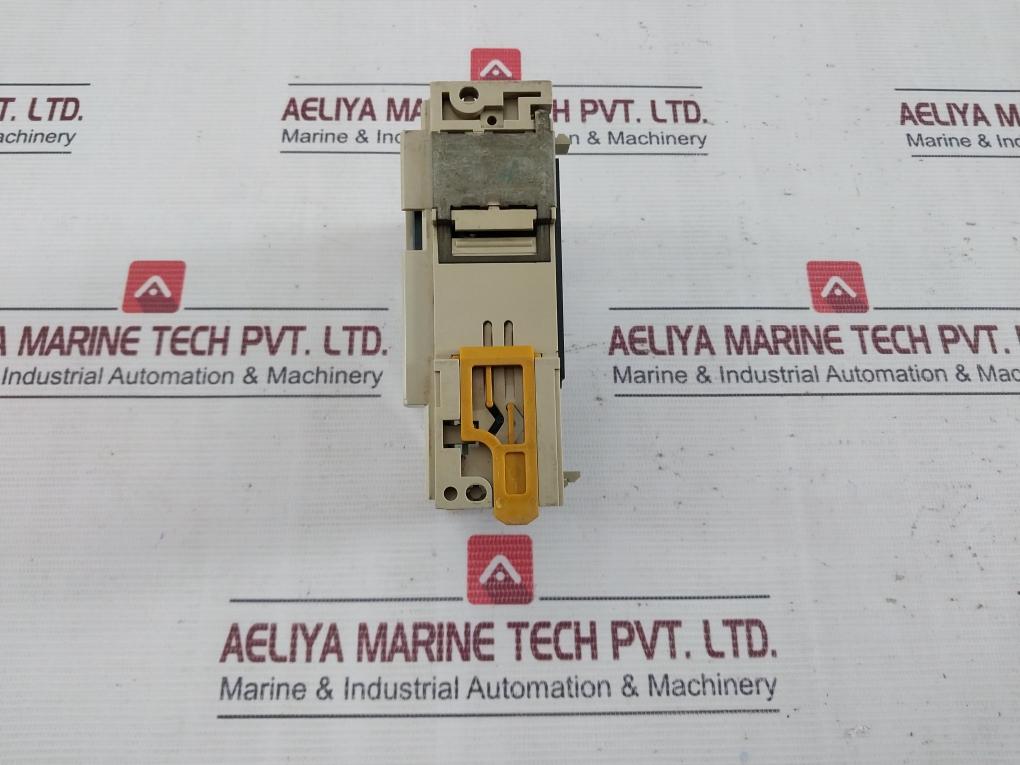 Omron Cqm1-oc222-1 Output Unit T4A 960Va/U