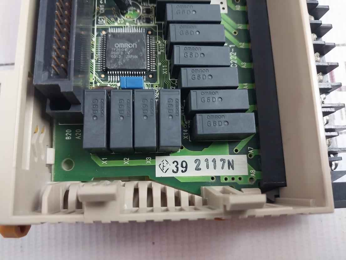 Omron Cqm1-oc222 16-point Output Unit 250Vac/24Vdc