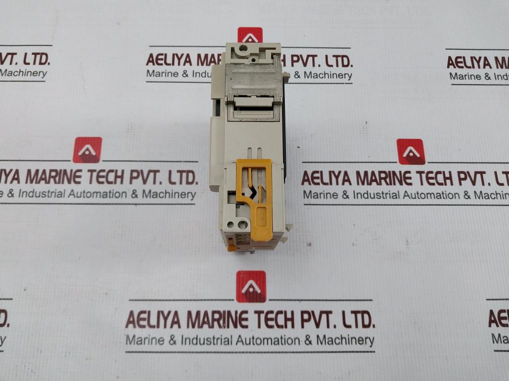 Omron Cqm1-oc222 Output Module 250Vac/24Vdc 2A