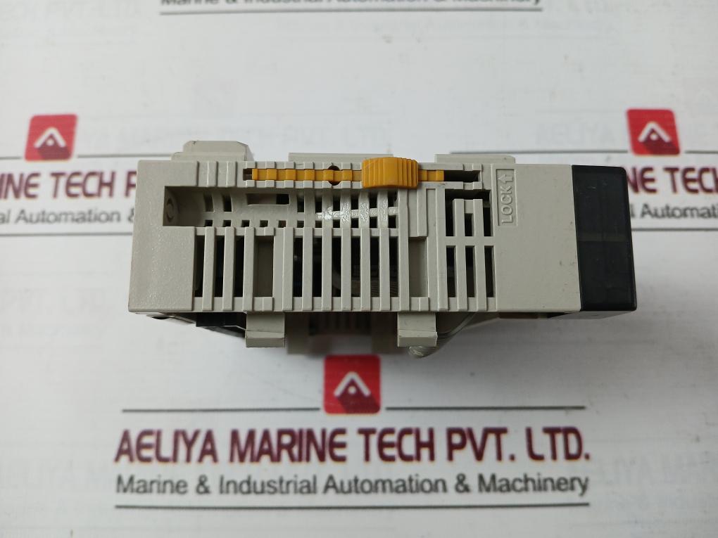 Omron Cqm1-oc222 Output Module 8A/U 16 Points 120Vac Rev.A