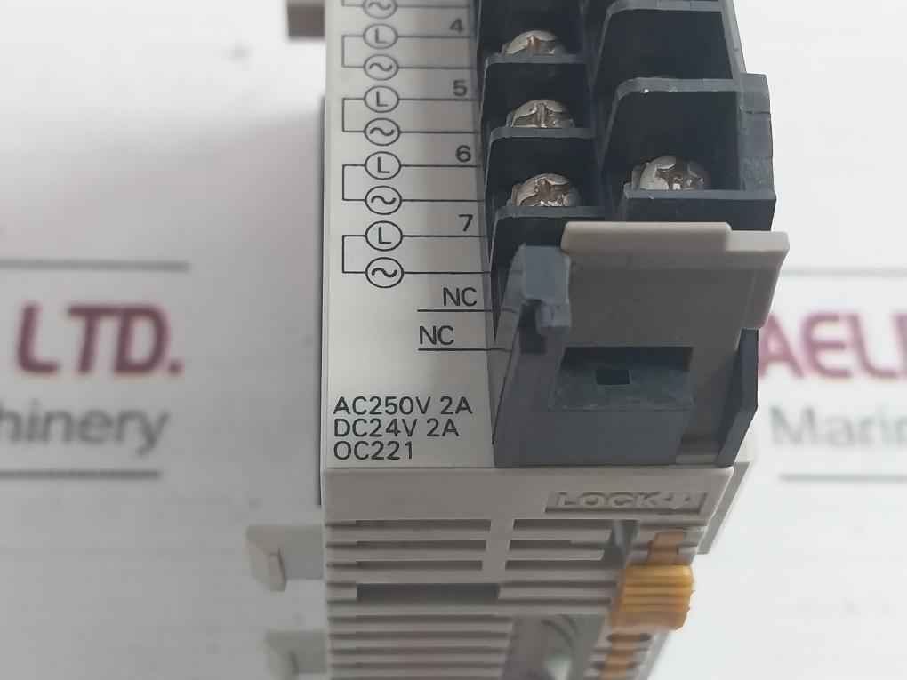 Omron Cqm1-oc222 Output Unit 94V-0 8 Point