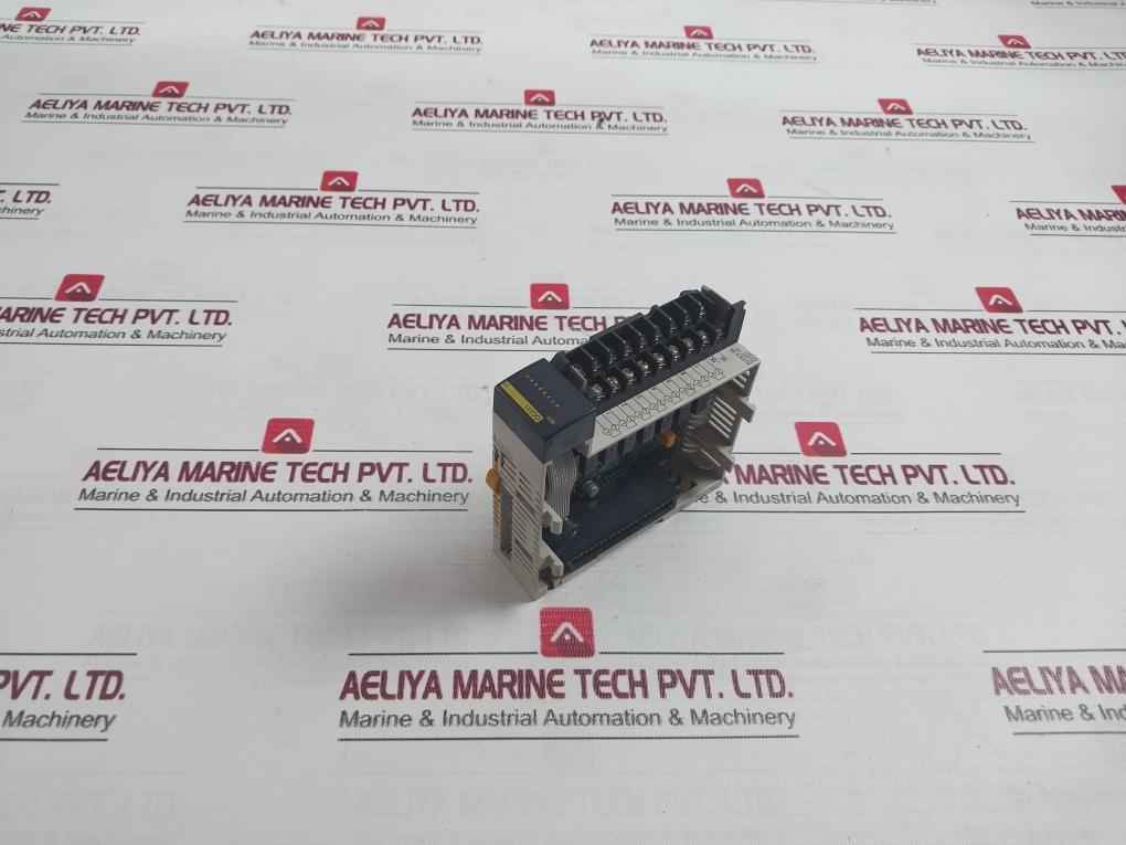 Omron Cqm1-oc222 Output Unit 94V-0 8 Point