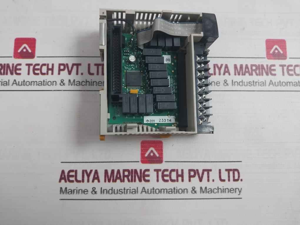 Omron Cqm1-oc222 Output Unit Temp.Code: T4A