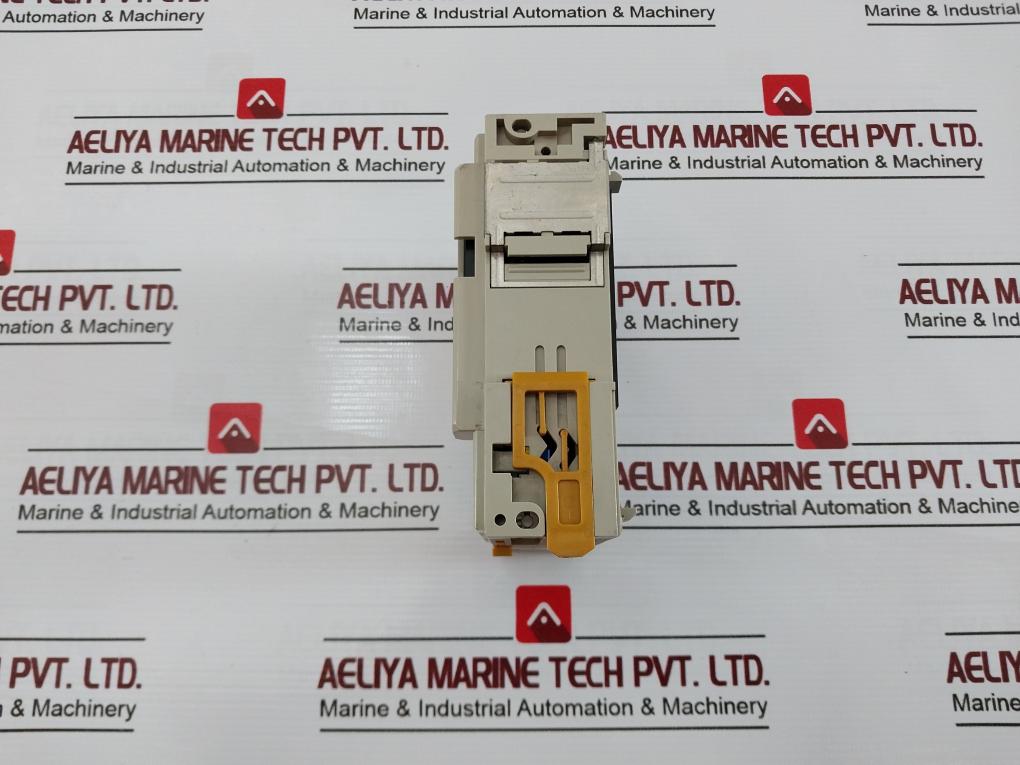 Omron Cqm1-oc224 Plc Output Module 8 Points 250Vac