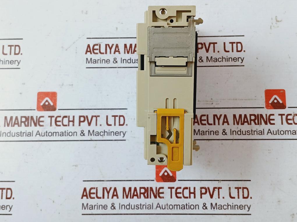 Omron Cqm1-od211 8 Point Output Unit 24Vdc 2A/Point 5A/Unit